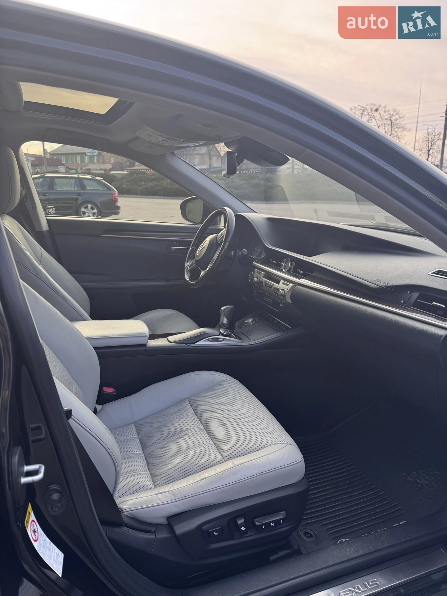2015 Lexus ES - мініатюра 11