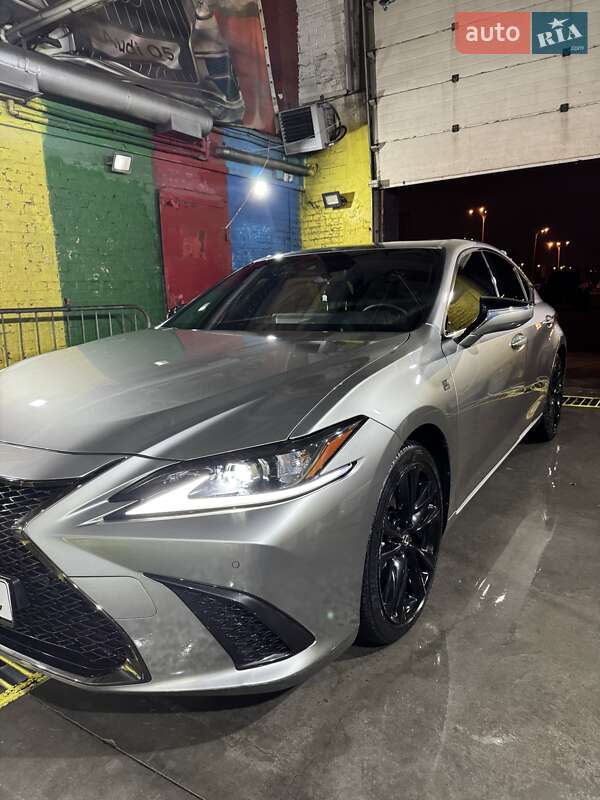 Седан Lexus ES 2023 в Киеве