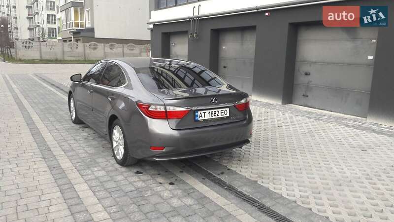 Седан Lexus ES 2014 в Івано-Франківську