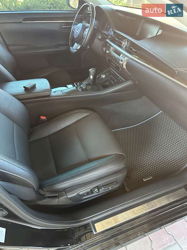 Седан Lexus ES 2018 в Вінниці