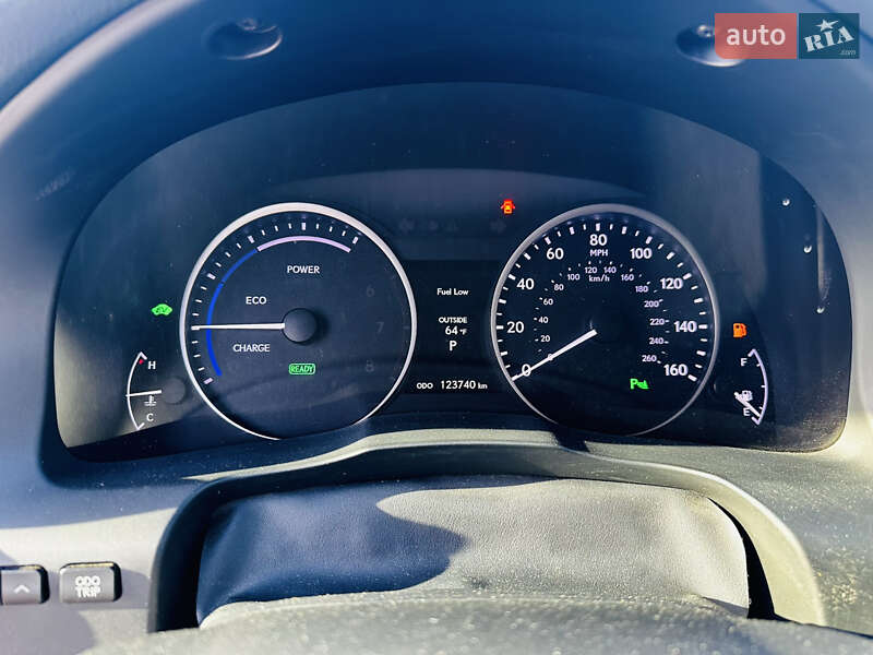 Седан Lexus ES 2013 в Чернівцях