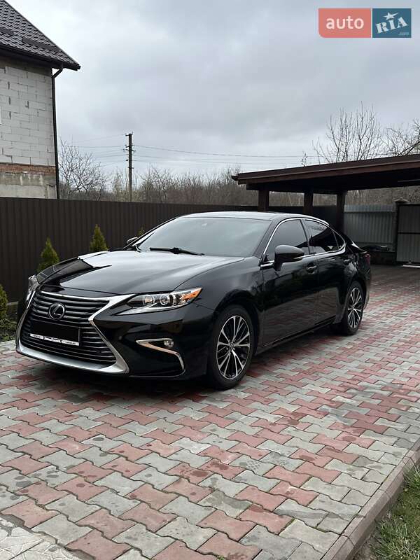 Седан Lexus ES 2018 в Виннице фото Седан Lexus ES 2018 в Виннице