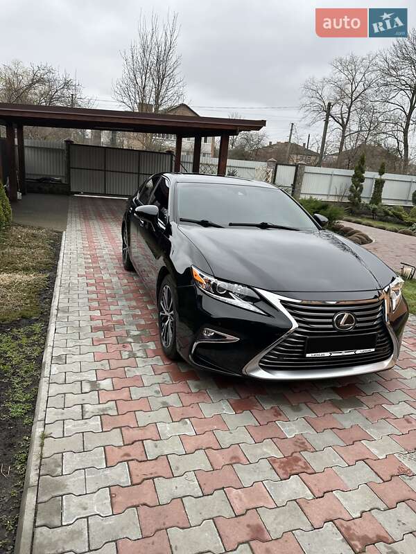 Седан Lexus ES 2018 в Вінниці