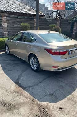 Седан Lexus ES 2014 в Дніпрі