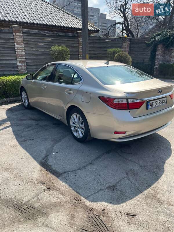 Седан Lexus ES 2014 в Днепре