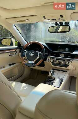 Седан Lexus ES 2014 в Дніпрі