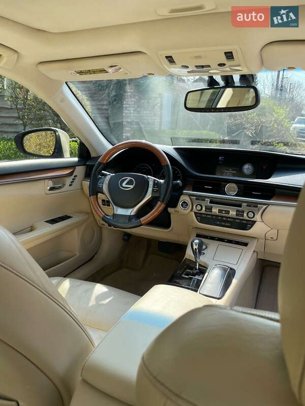 Седан Lexus ES 2014 в Днепре