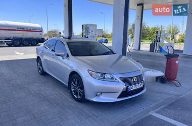 Седан Lexus ES 2012 в Тернополе