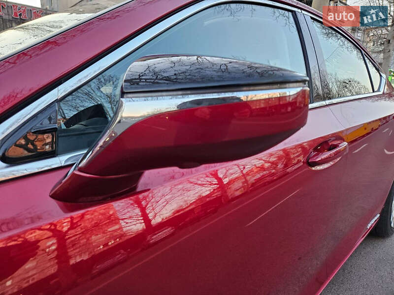 Седан Lexus ES 2018 в Одесі