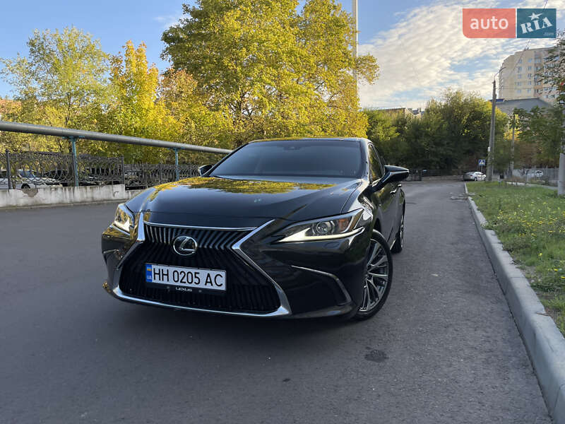 Седан Lexus ES 2019 в Николаеве