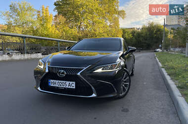 Седан Lexus ES 2019 в 