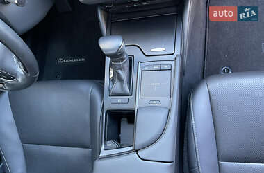 Седан Lexus ES 2019 в 