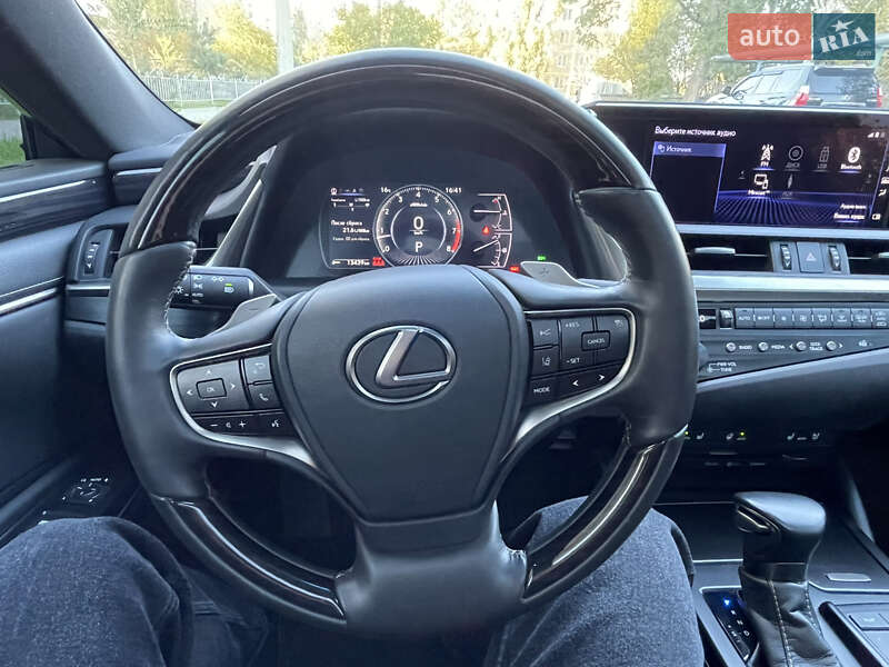 Седан Lexus ES 2019 в Николаеве