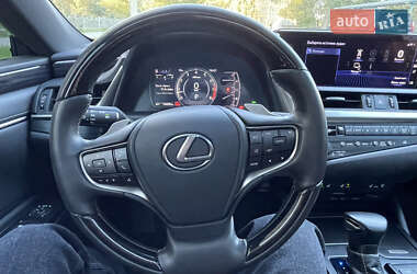 Седан Lexus ES 2019 в 
