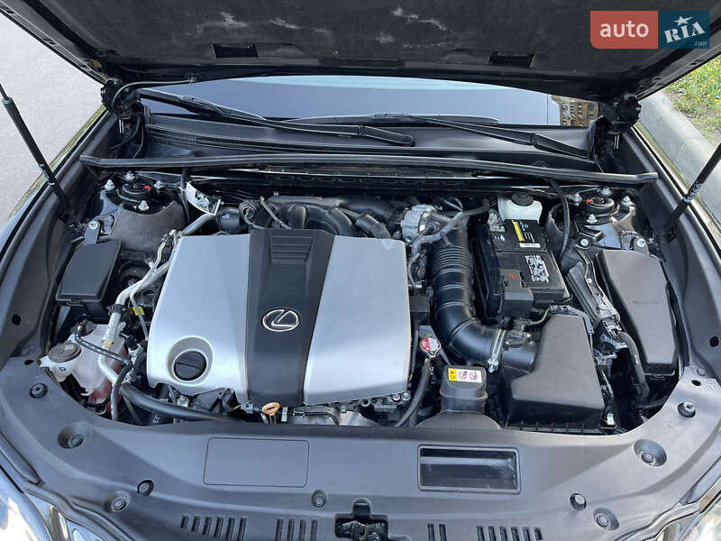 Седан Lexus ES 2019 в Николаеве