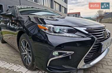 Седан Lexus ES 2016 в 