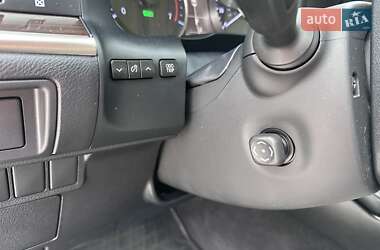 Седан Lexus ES 2018 в 