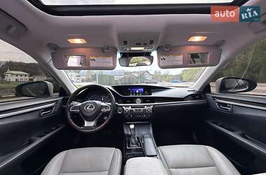 Седан Lexus ES 2018 в 