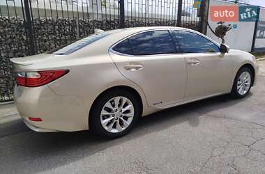Седан Lexus ES 2015 в 