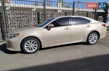 Седан Lexus ES 2015 в 