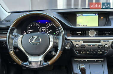 Седан Lexus ES 2015 в 