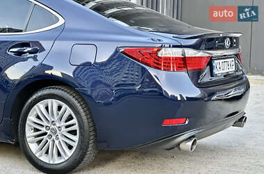 Седан Lexus ES 2015 в 