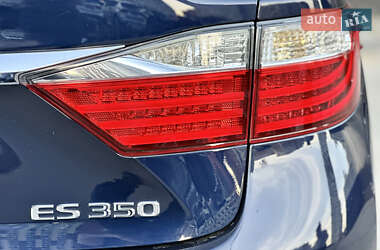 Седан Lexus ES 2015 в 