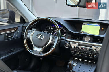 Седан Lexus ES 2015 в 