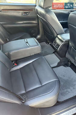 Седан Lexus ES 2015 в 