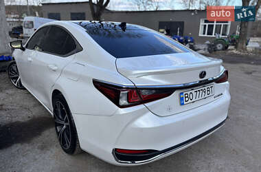 Седан Lexus ES 2018 в 