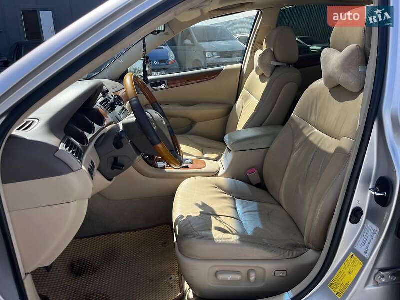 Седан Lexus ES 2004 в Львове