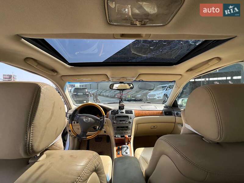Седан Lexus ES 2004 в Львове