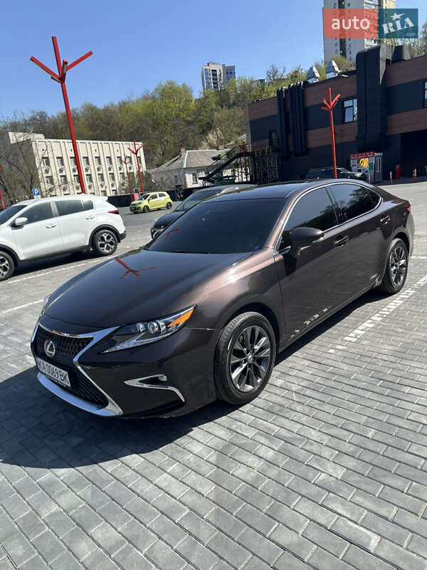 Седан Lexus ES 2012 в Киеве