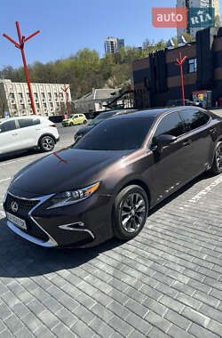 Седан Lexus ES 2012 в 