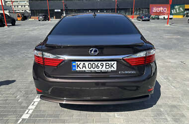 Седан Lexus ES 2012 в 