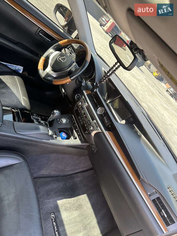 Седан Lexus ES 2012 в Киеве