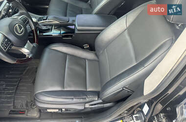 Седан Lexus ES 2018 в 