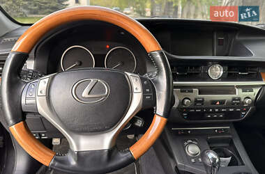 Седан Lexus ES 2012 в 