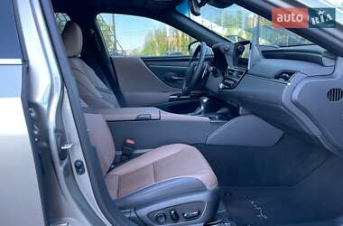 Седан Lexus ES 2023 в 