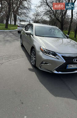 Седан Lexus ES 2016 в Одесі