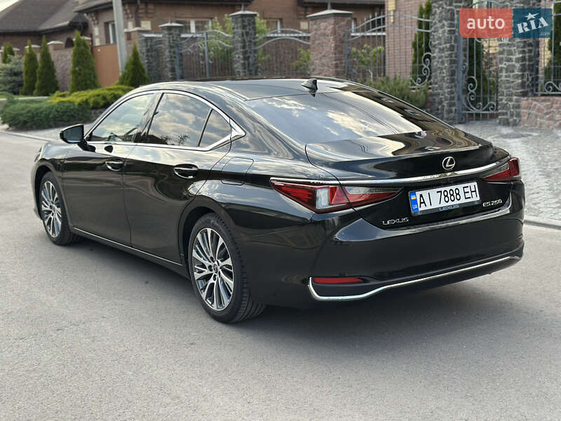 Седан Lexus ES 2021 в Киеве