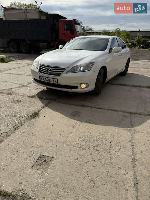 Седан Lexus ES 2011 в Броварах