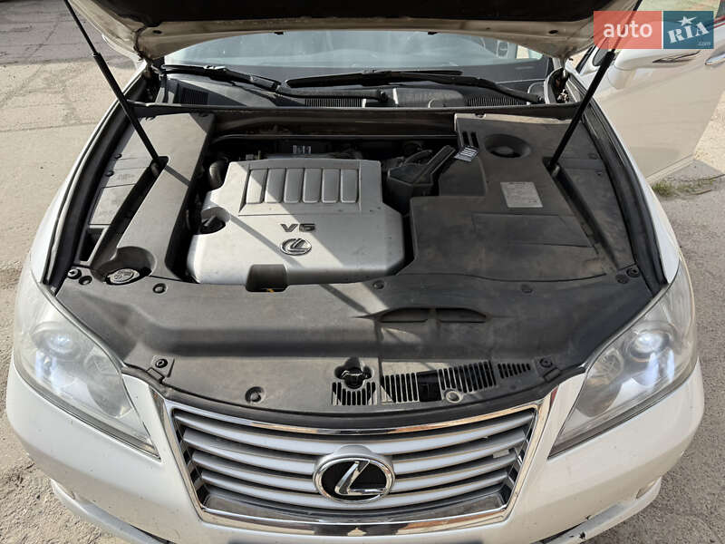 Седан Lexus ES 2011 в Броварах