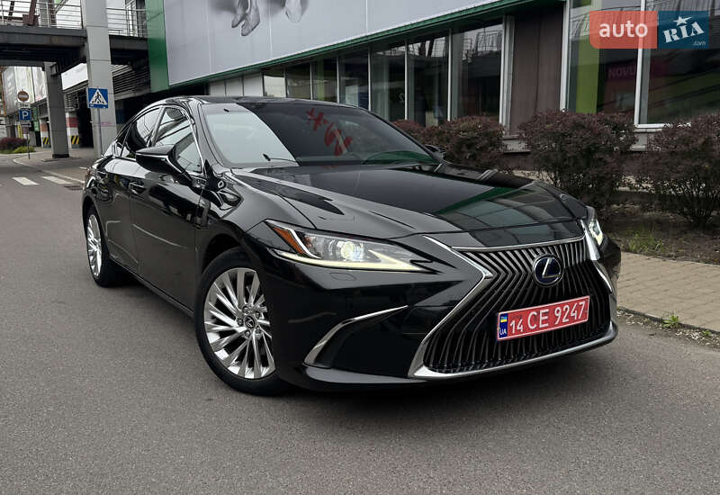 Lexus ES 2019