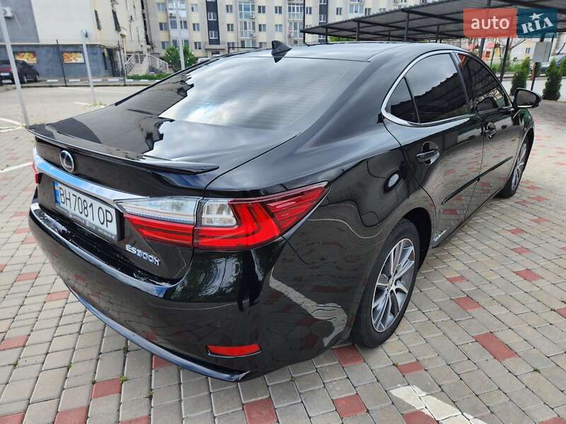 Седан Lexus ES 2016 в Одесі