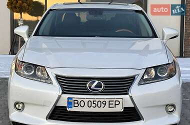 Седан Lexus ES 2015 в Тернополе