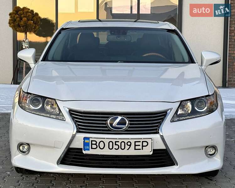 Седан Lexus ES 2015 в 
