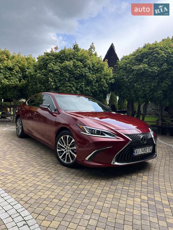 Седан Lexus ES 2020 в 