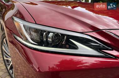 Седан Lexus ES 2020 в 