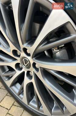 Седан Lexus ES 2020 в 